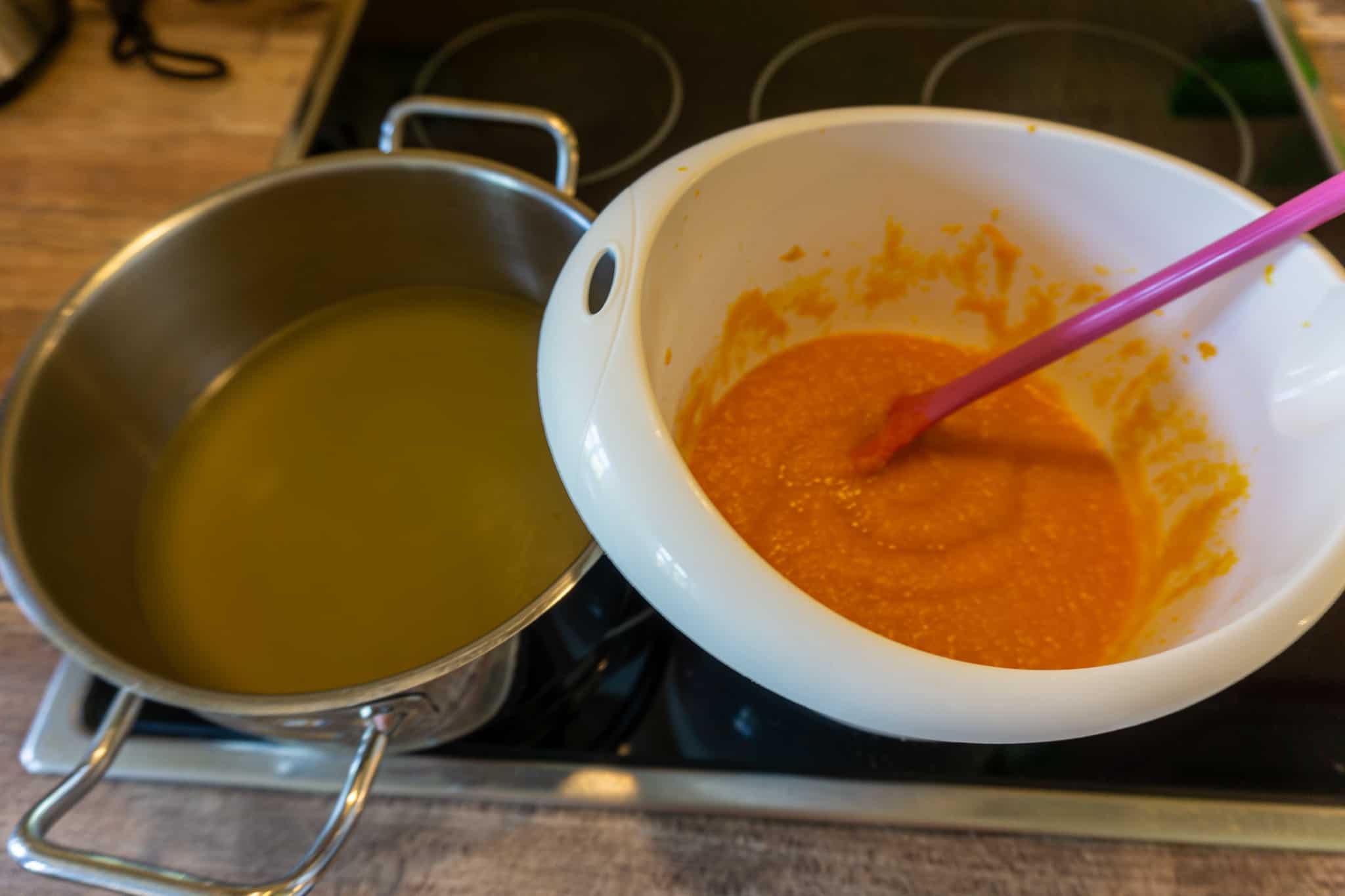 Karottenbrühe und Moro Suppe